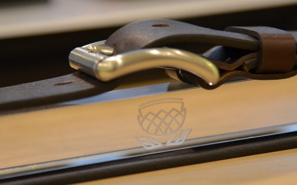 Porte-ceinture en verre acrylique avec gravure laser