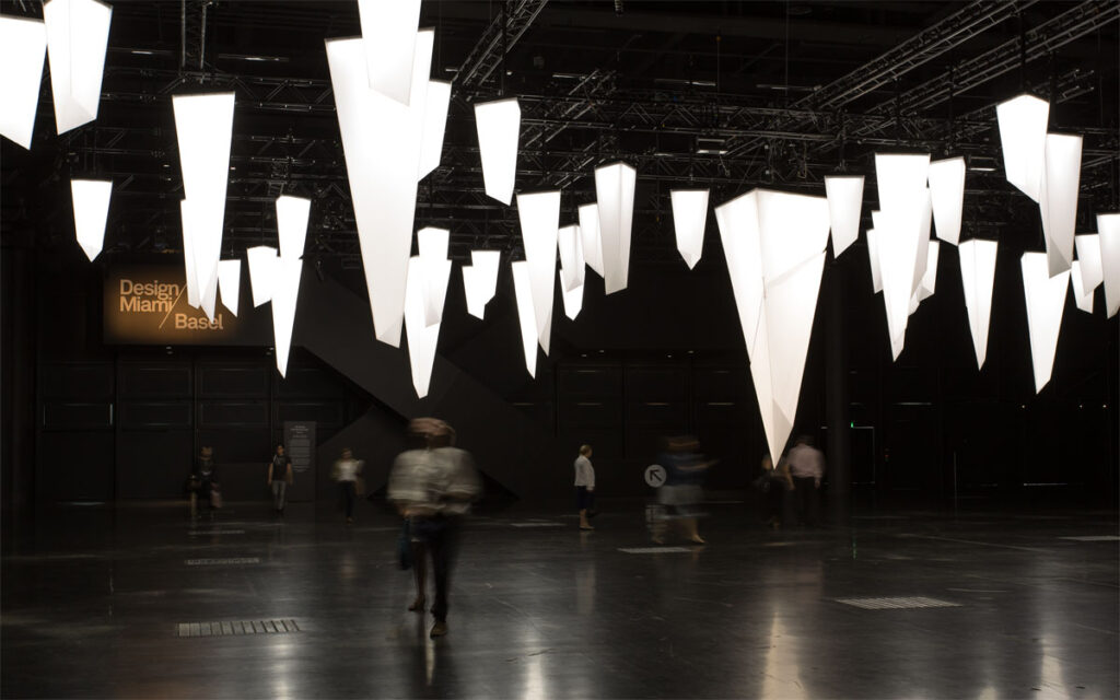 Kunstobjekt aus Plexiglas opal