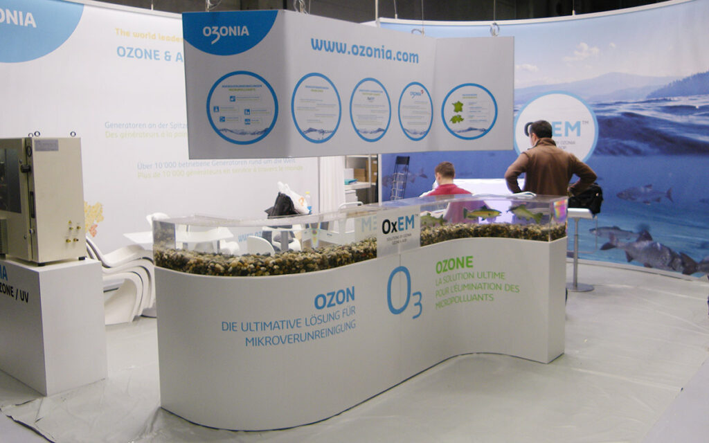 Messeaquarium aus Plexiglas